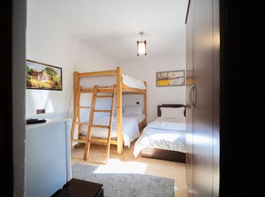 Hotel Vila Shen Maria Voskopojë Esterno foto